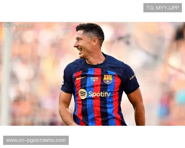 巴萨前锋莱万状态下滑,年龄因素迫使战术调整 巴萨前锋莱万状态下滑,年龄因素迫使战术调整