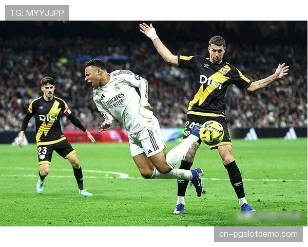 哈基米渴望追随姆巴佩加盟皇马，摩洛哥边卫考虑今夏离开巴黎